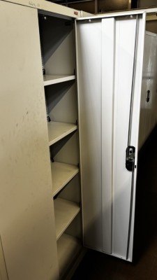 11 Metallwerkzeugschränke Berger